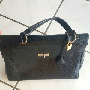 Vintage classic Italien leather black crocodile pattern Handbag with lock